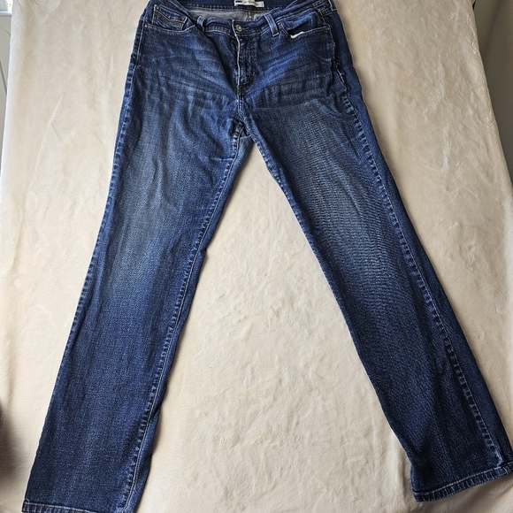 Levi's Denim - Levi’s 505 jeans womens 31 34  straight Leg denim  button pockets medium wash